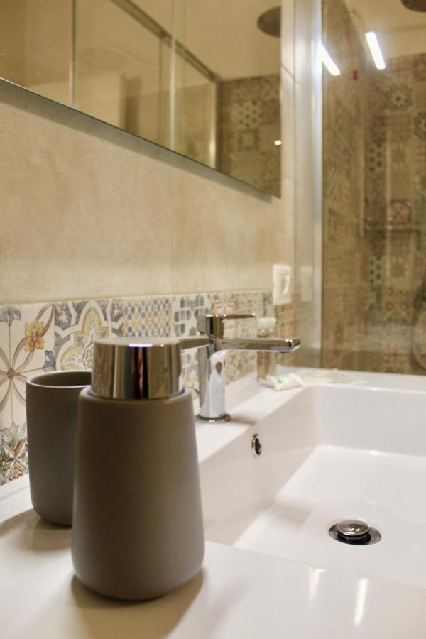 Home Viale Trento 16 กาญารี ภายนอก รูปภาพ